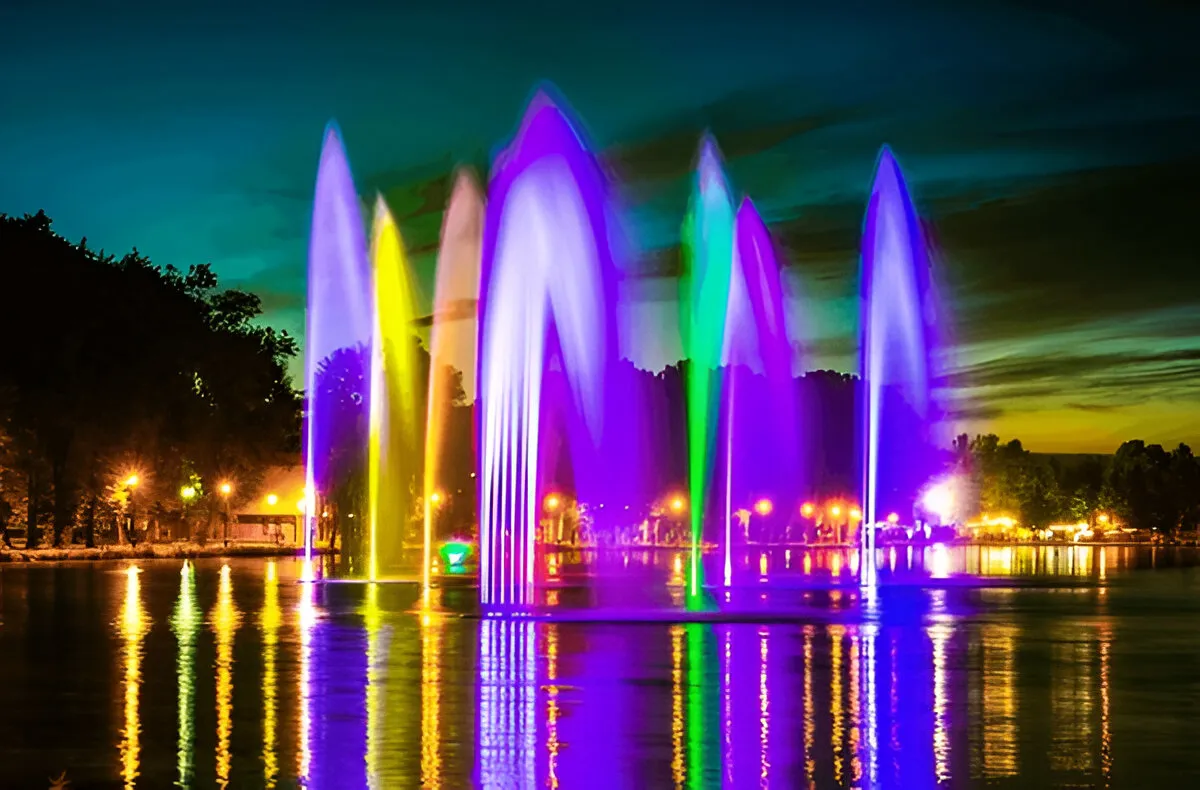 Pond Fountain Maintenance for Fall Season