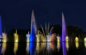 Musical fountains, immersive water shows, interactive features