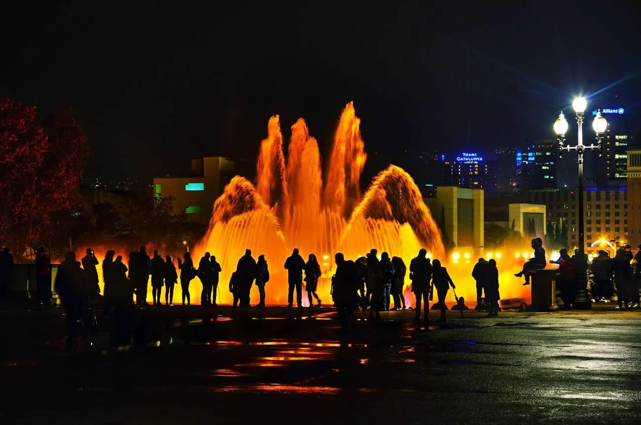 Spectacular water fountain show