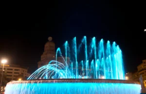 Reflective water feature