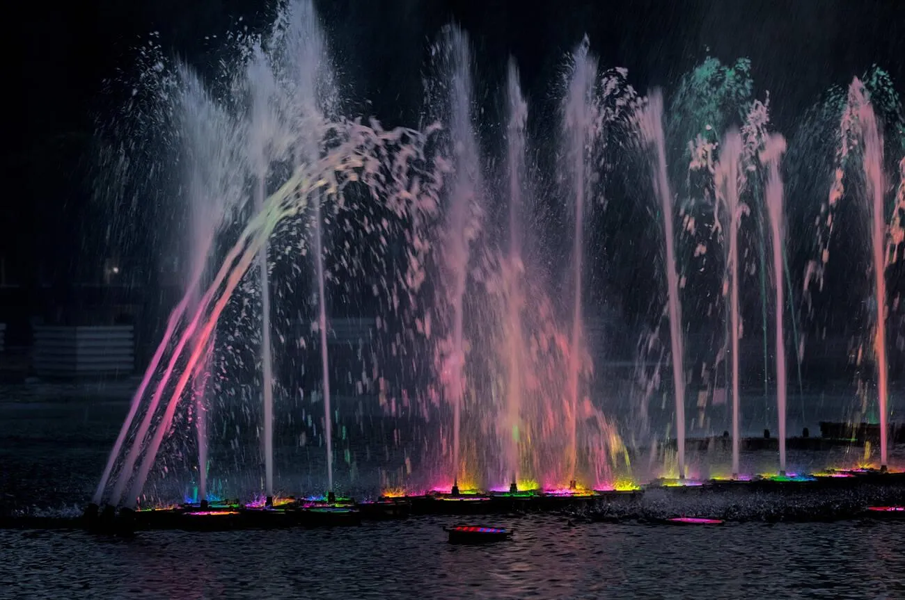 Outdoor water fountain