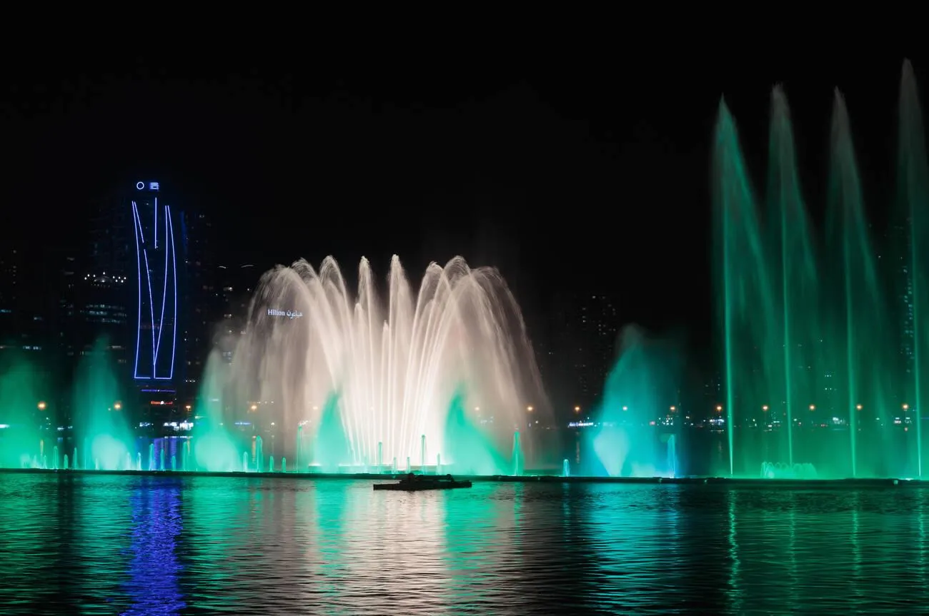 Super large fountain design