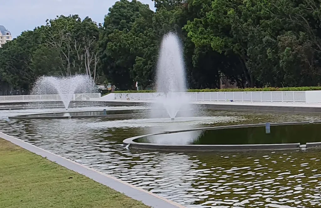 Laminar Jet Fountain