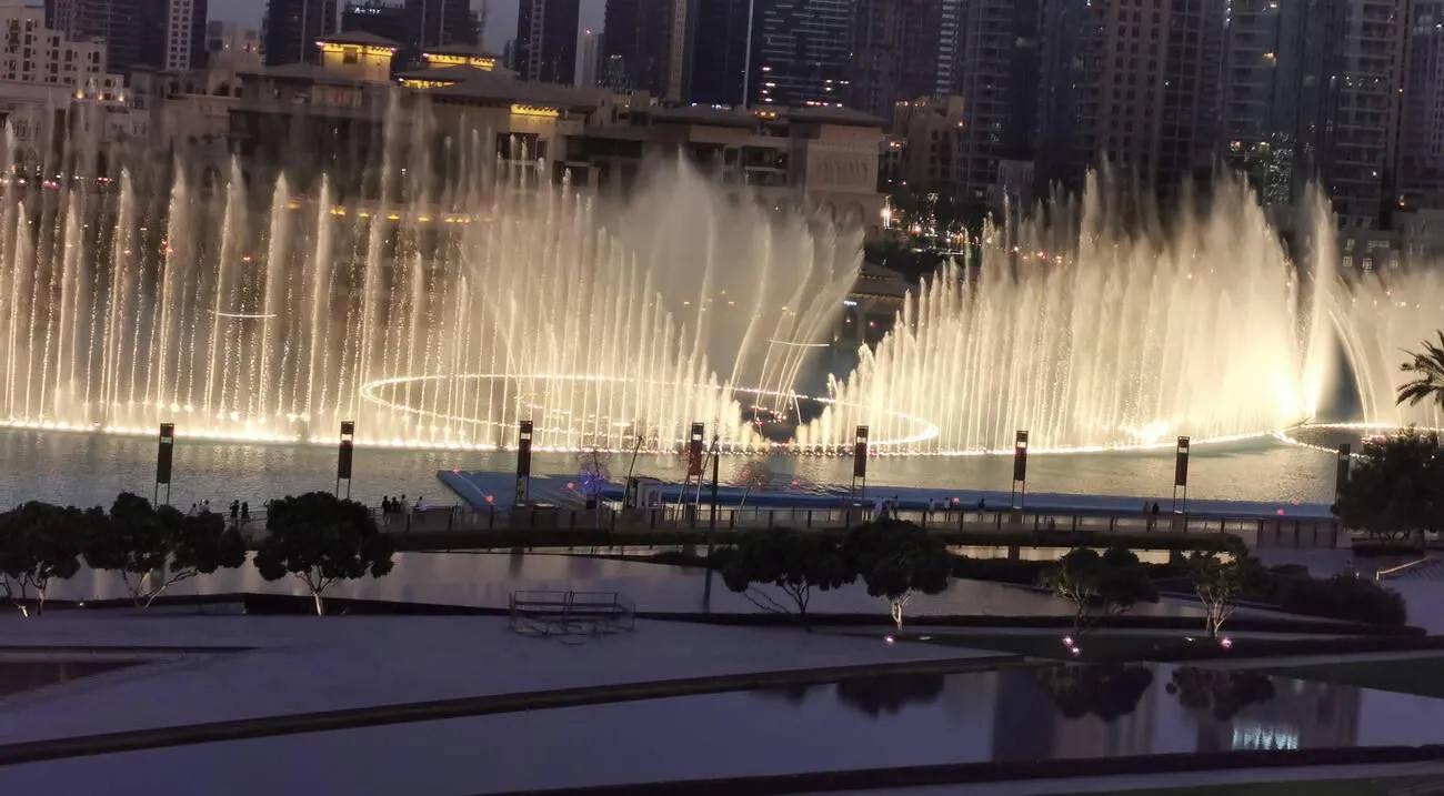 Dubai Fountain performance