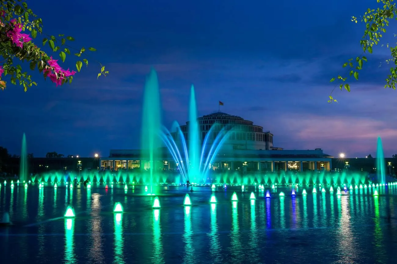 Domino Park Tranquil Fountain with Scenic Waterfront Views