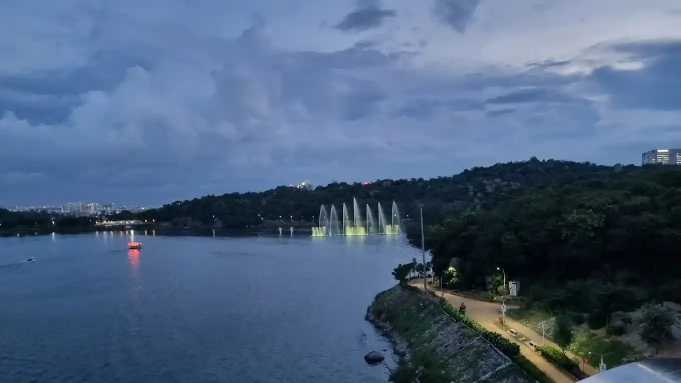 Synchronized Fountain Panels with RGB LED Lights