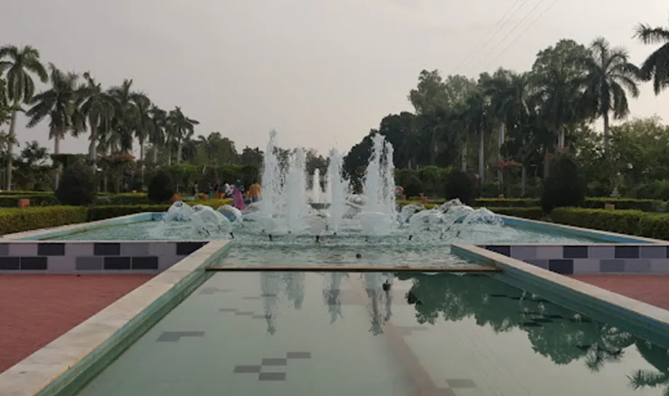 Garden Fountain installation, Aatapi, Vadodara, Gujarat