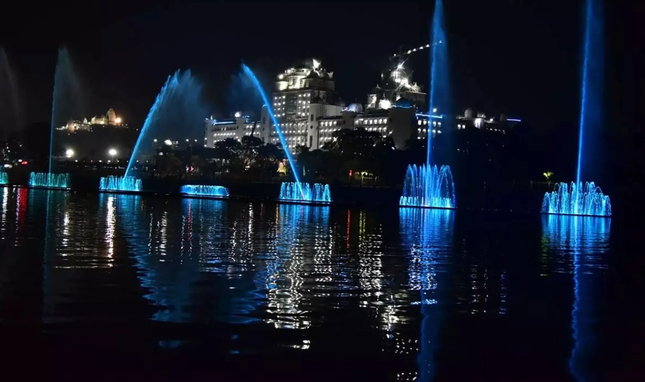 180 meter hyderabad musical fountain